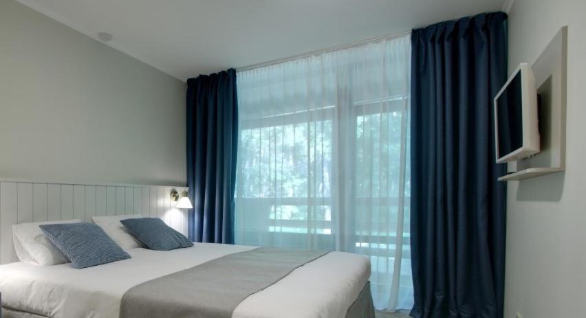 Marine Hotel